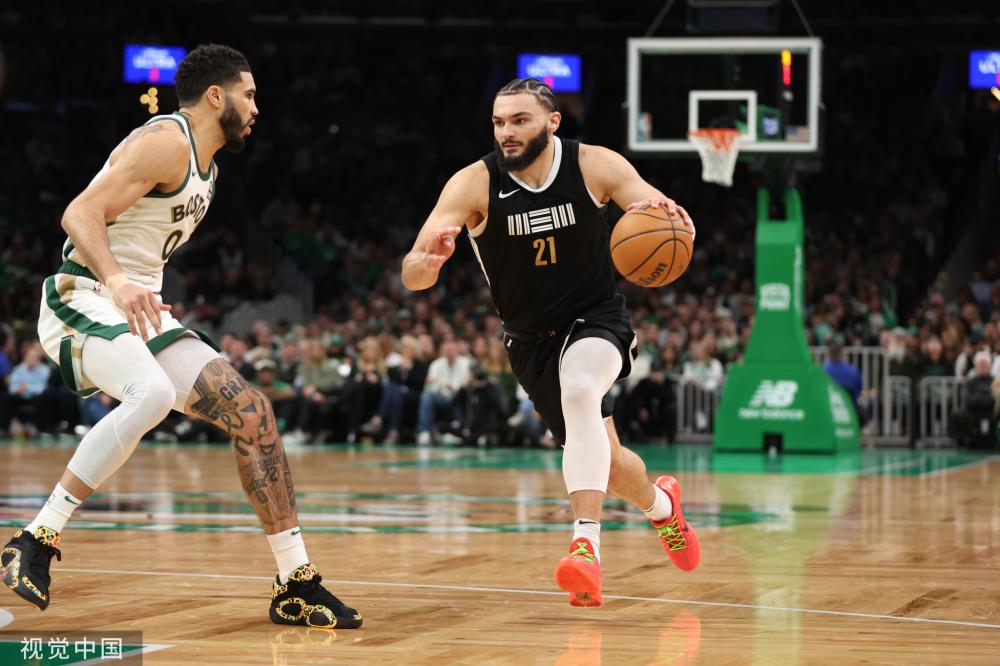 不拖泥带水 不拖泥带水